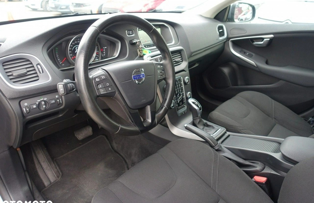 Volvo V40 cena 39900 przebieg: 290775, rok produkcji 2016 z Sanok małe 436